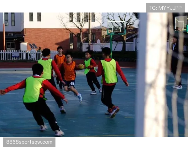 手球判罚标准大揭秘：什么时候必须吹哨，什么时候不算犯规？