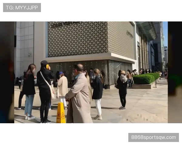 施洋训练完直接去奢侈品店刷脸提包，这日子谁顶得住啊