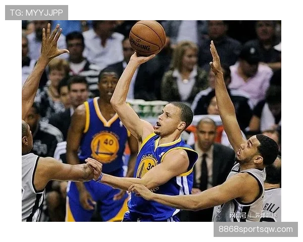 瓦莱乔无球跑动拉开空间，助力球队内线包夹防守提升效率