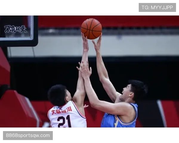 泰森·钱德勒挡拆强攻拉开内线防守差距提升球队篮板控制